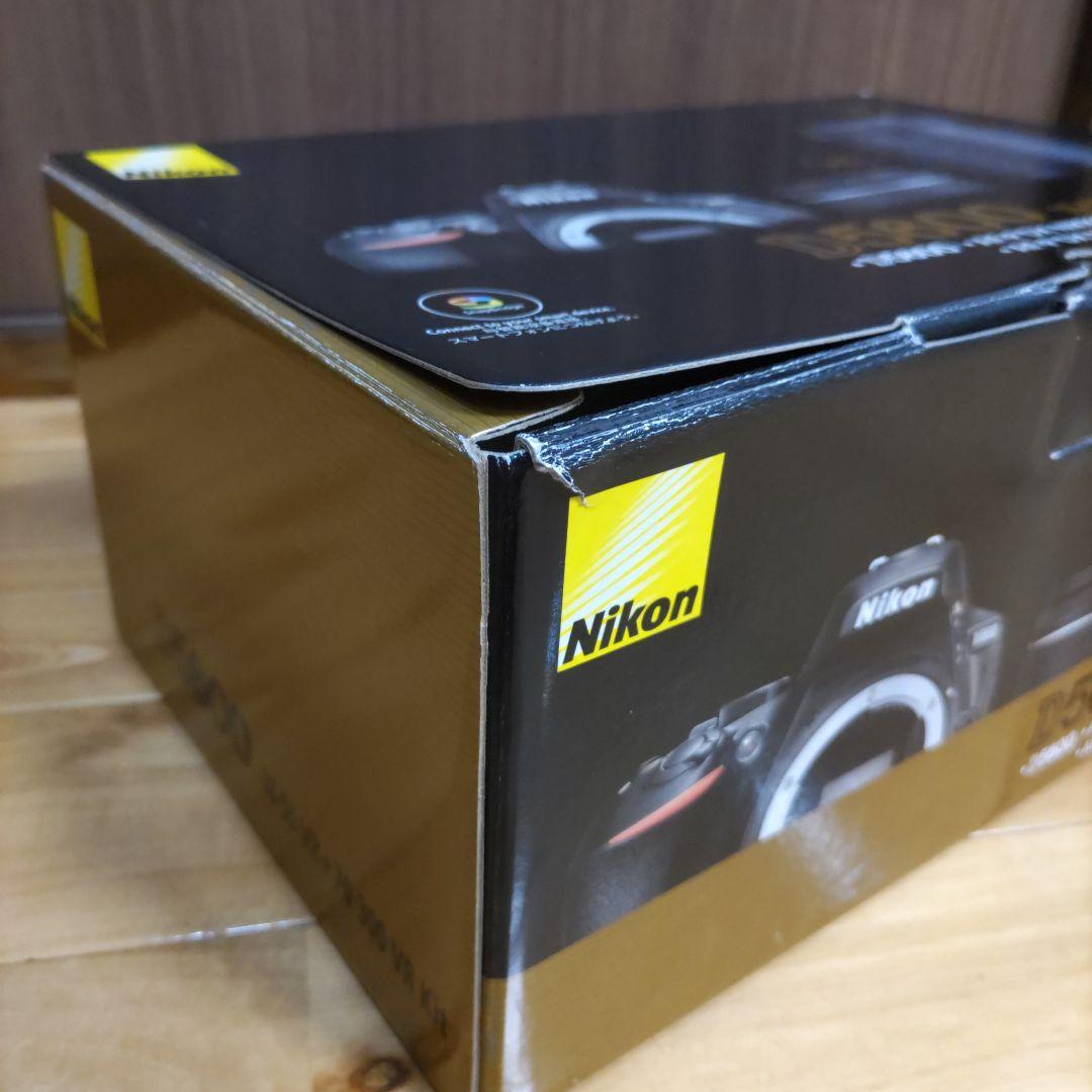 ニコン　D5600　ダブルズームキット　②