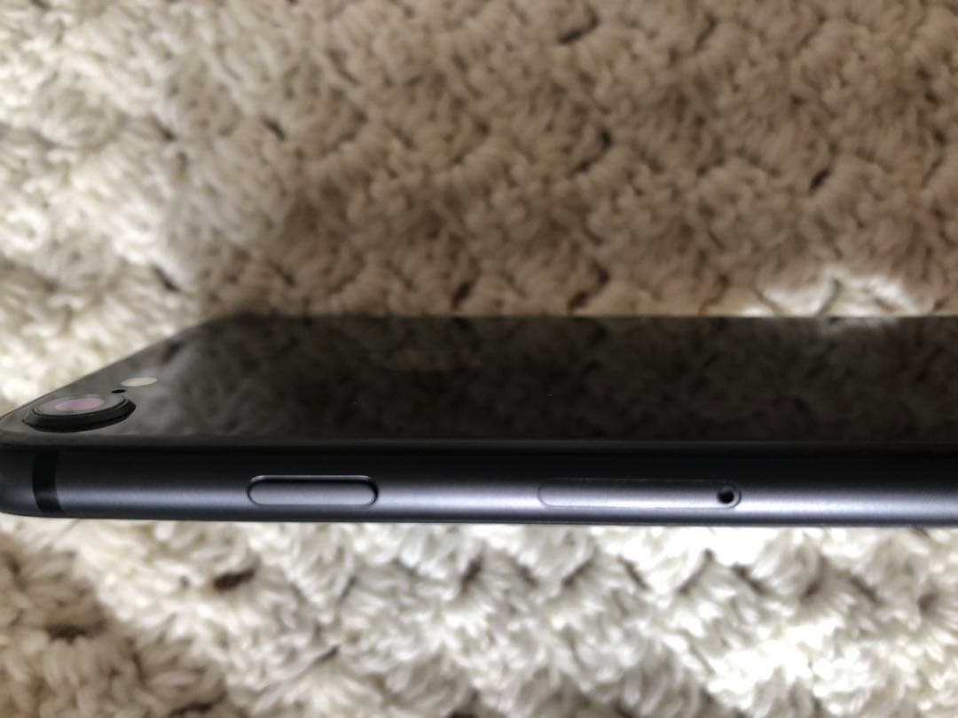 iPhone 8ブラック 本体　64GB SIMフリー