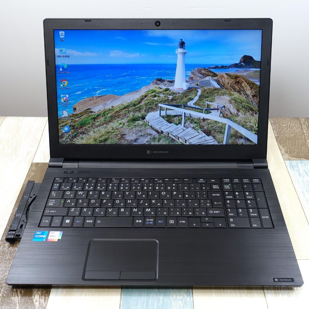 極美品で神速の２０２１年モデル✨１１世代コアｉ５に超高速ＳＳＤ＆大容量メモリ搭載