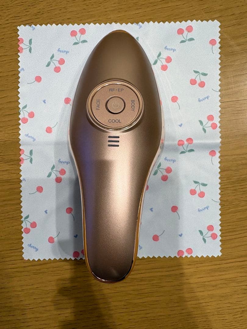 ME ラボンエクラ　美顔器　IKKOプロデュース