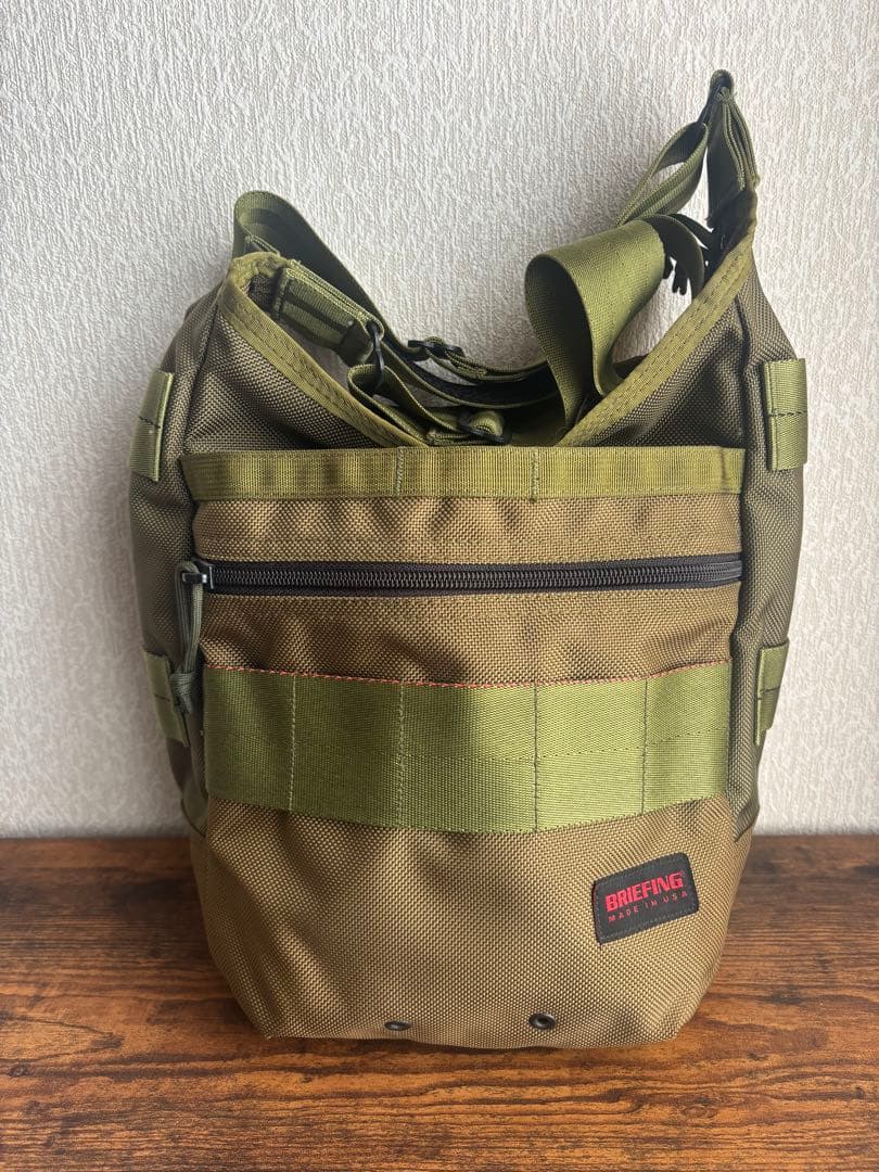 BRIEFING DAY TRIPPER ショルダーバッグ KHAKI カーキ