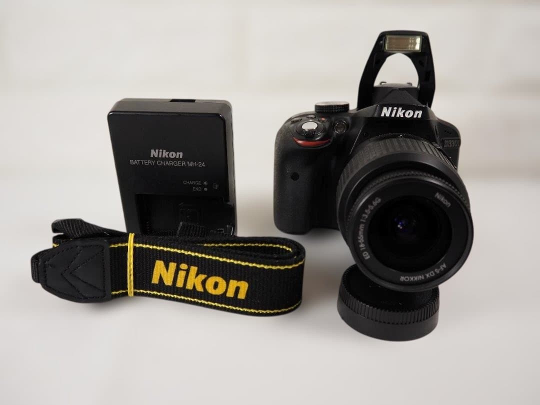 Nikon 一眼レフカメラ　D3300　レンズキット