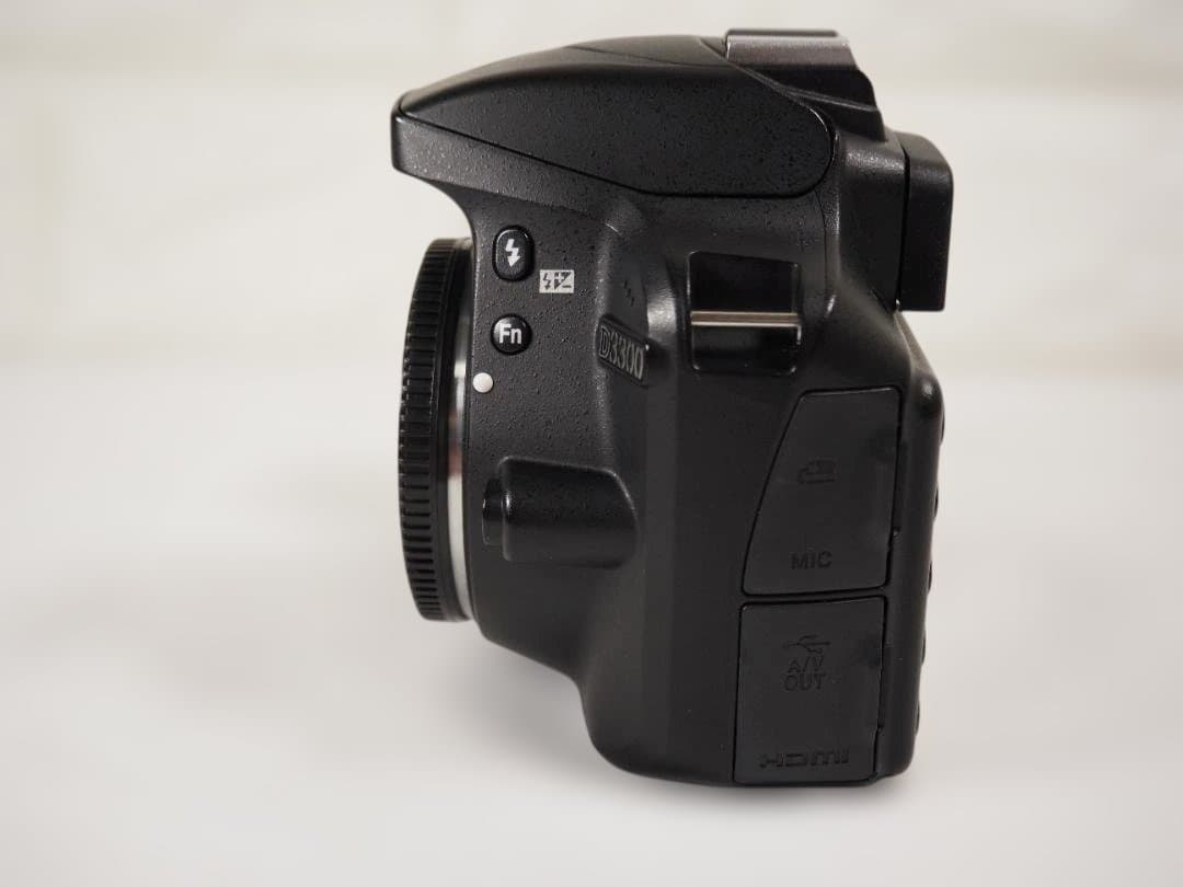 Nikon 一眼レフカメラ　D3300　レンズキット