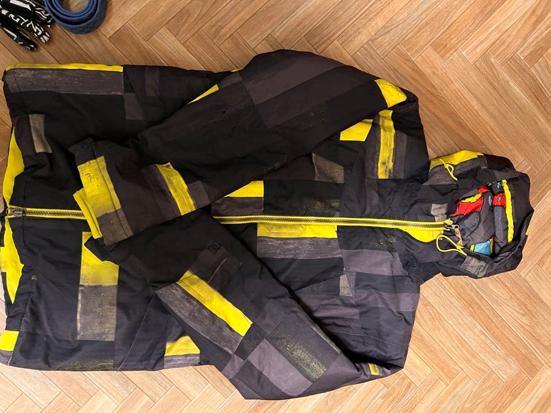 スノーボードウェアセット（ジャケット・パンツ・グローブ・ゴーグル）最終値下げ