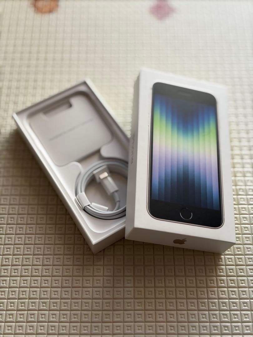iPhone SE (第3世代) スターライト 256GB 付属品あり 傷なし