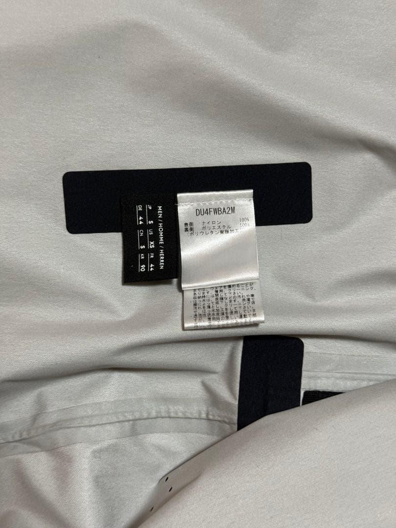 【美品】デサント オルテライン クレアス S ハードシェルジャケット 黒