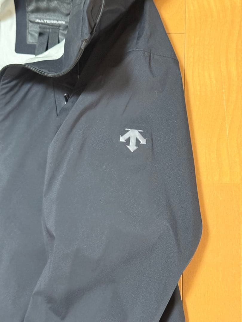 【美品】デサント オルテライン クレアス S ハードシェルジャケット 黒