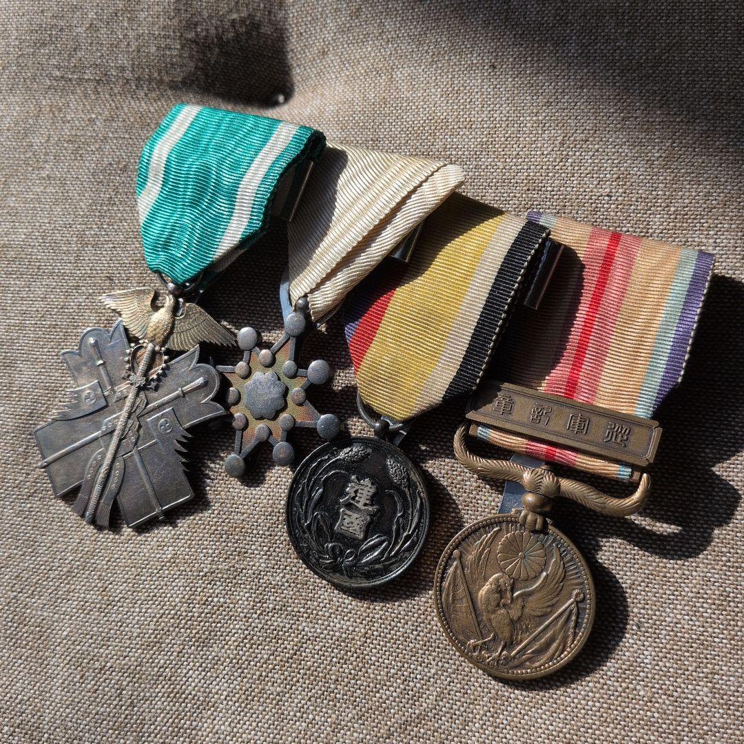日本 軍　当時物　勲章まとめて６点　大満州建国功労章　金鵄勲章　満州事変