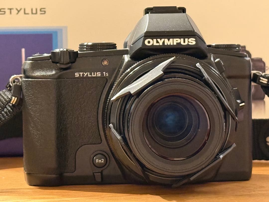 OLYMPUS STYLUS 1s デジタルカメラ 新品同様、付属品、箱付き