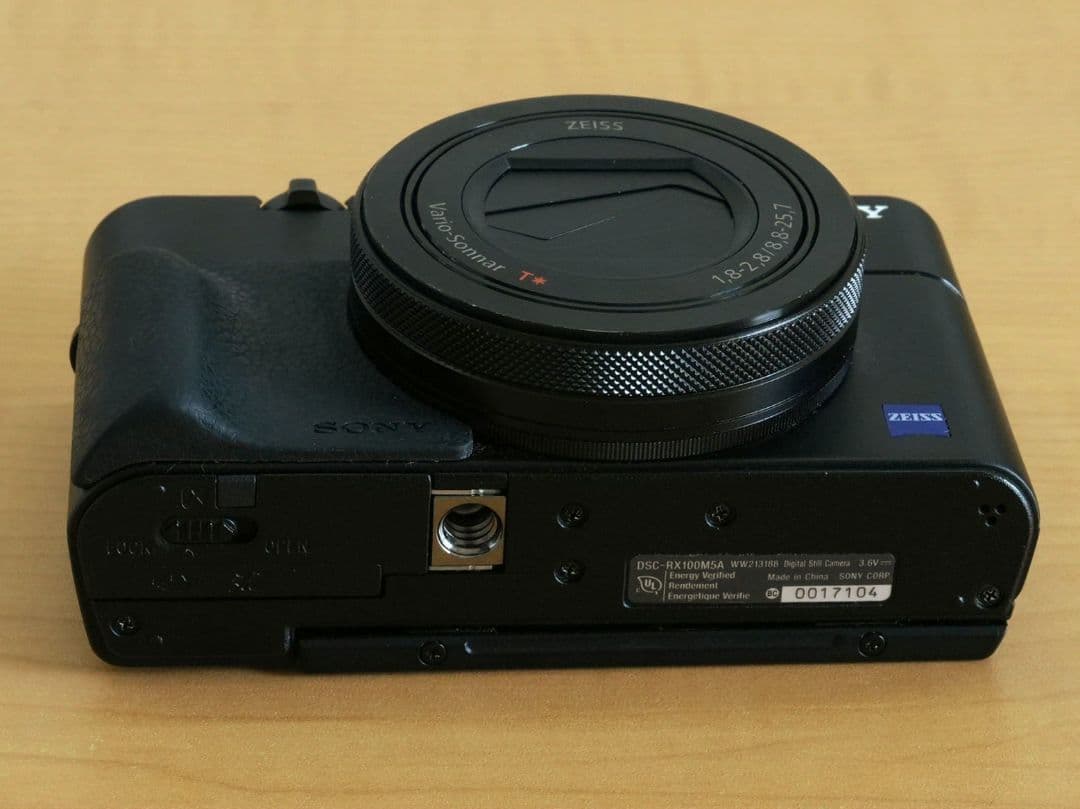 SONY サイバーショット DSC-RX100M5A