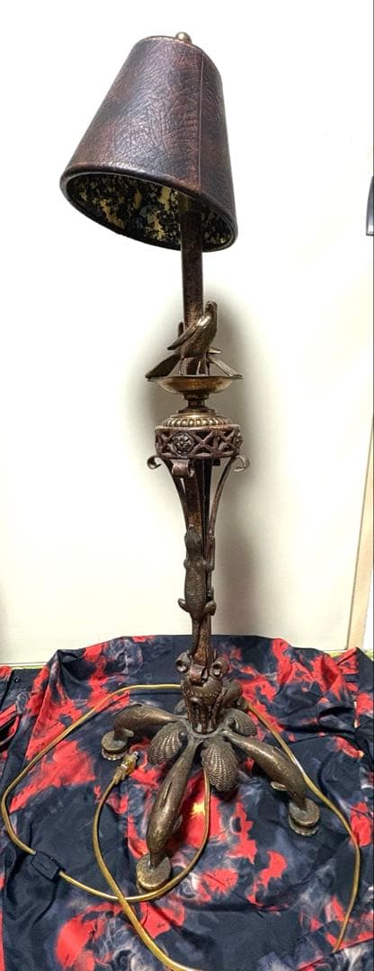 アンティーク　ライト　スタンド　鳥の装飾 レトロ　真鍮　革製