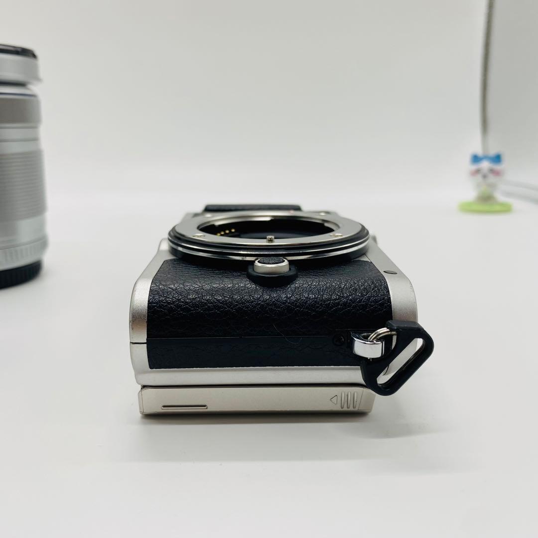 良品 Olympus PEN E-PL8 ダブルズームキット 予備バッテリー付き