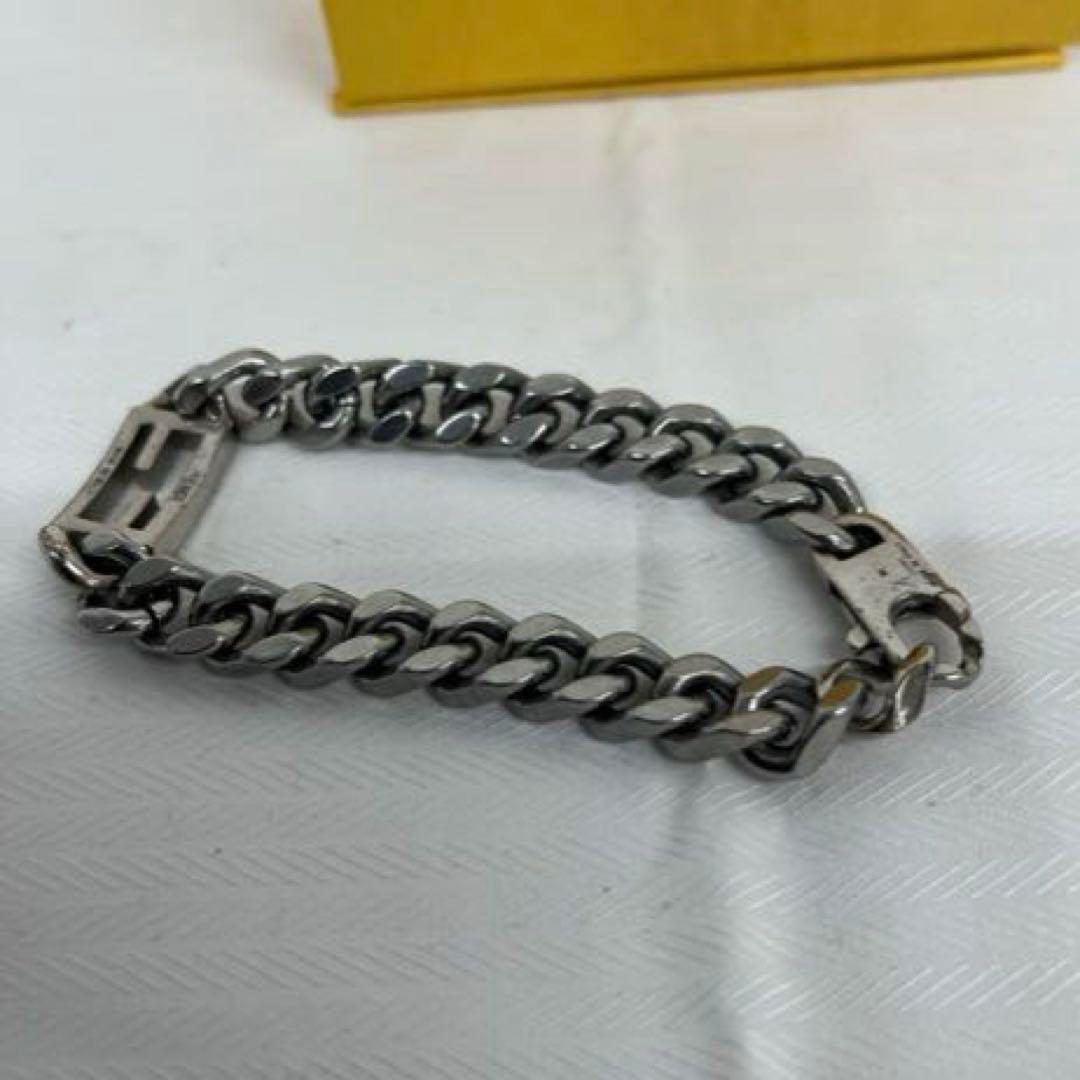 FENDI バゲットブレスレット ［目黒蓮さん着用］