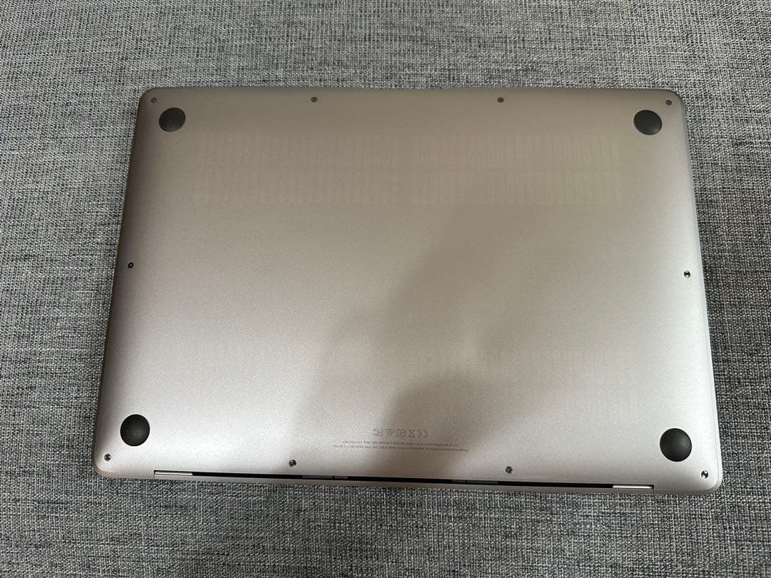 MacBookAir【箱カバー付、本体美品】