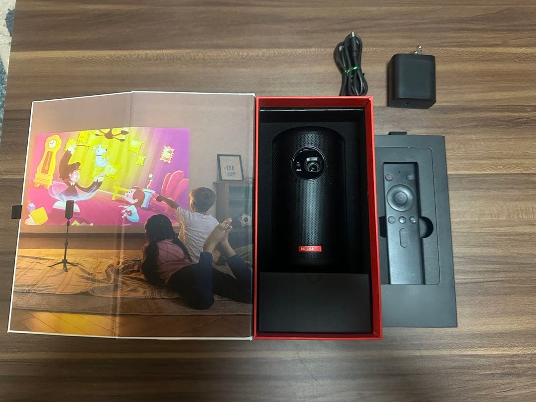 NEBULA Capsule II プロジェクター本体