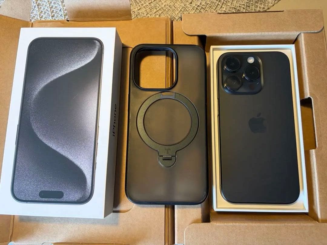 即日発送超美品SIMフリーiPhone 15pro ブラックチタニウムおまけ付き