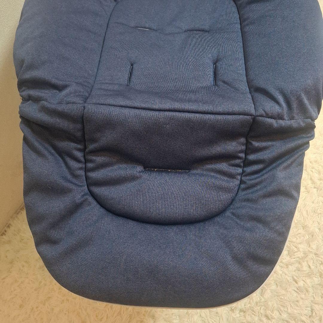 【美品】コンビ ネムリラ 4キャス 手動 ハイローチェア