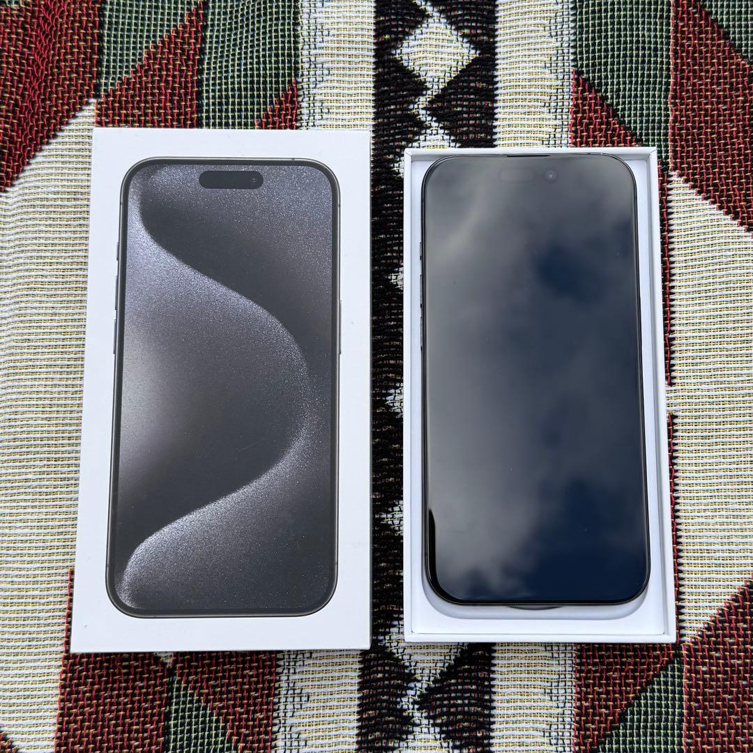 Apple iPhone 15 Pro 256GB ブラックチタニウム 86%