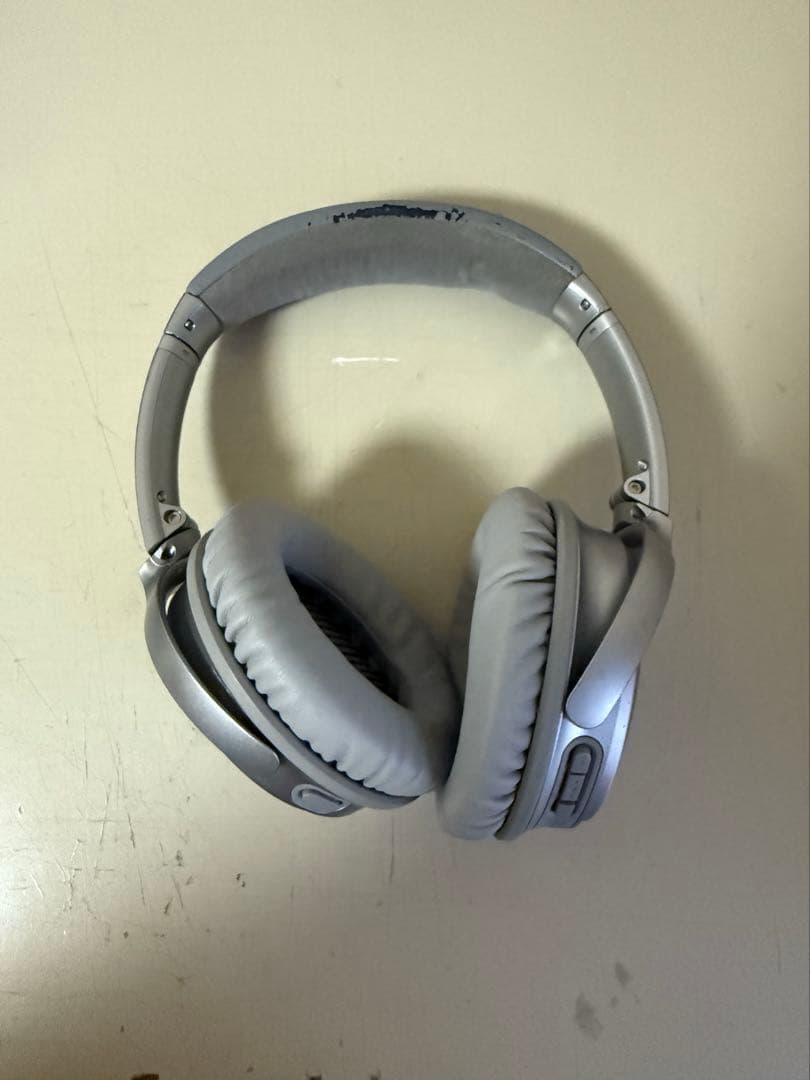 Bose ワイヤレスヘッドホン シルバー　即購入OK