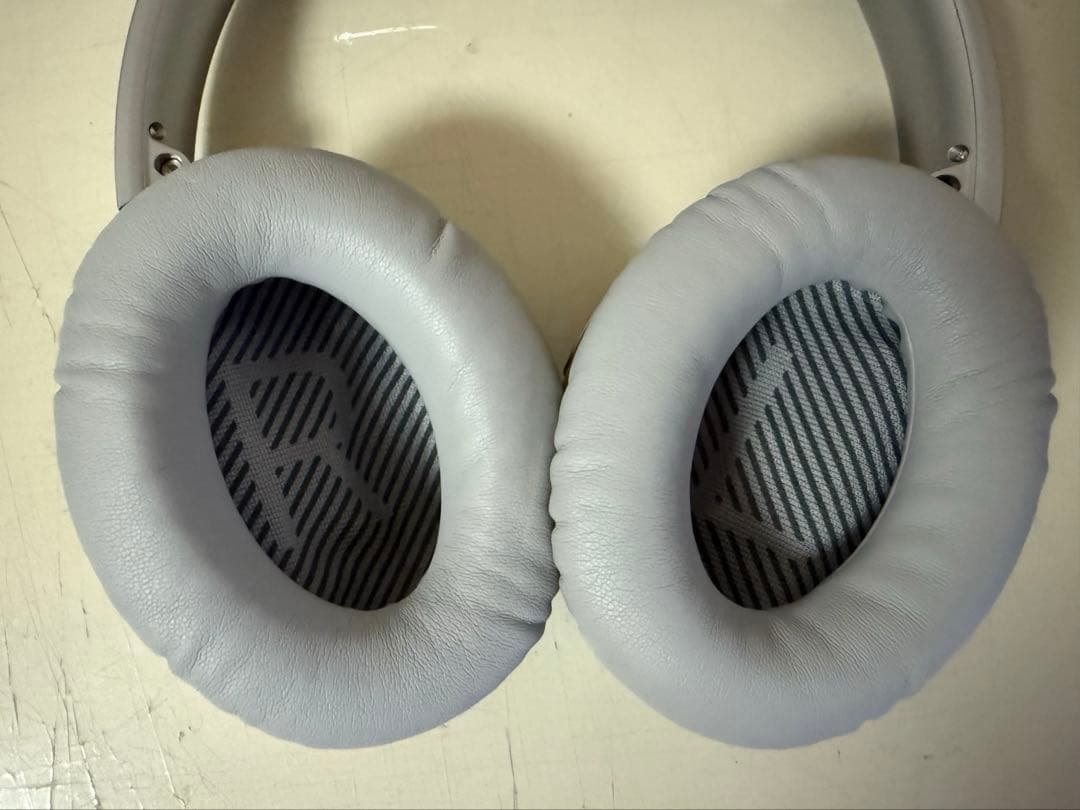 Bose ワイヤレスヘッドホン シルバー　即購入OK