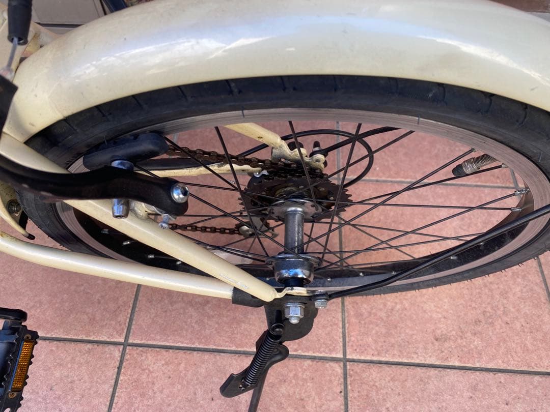 ミニベロ　6段変速　アイボリー　足立区引き取りのみ