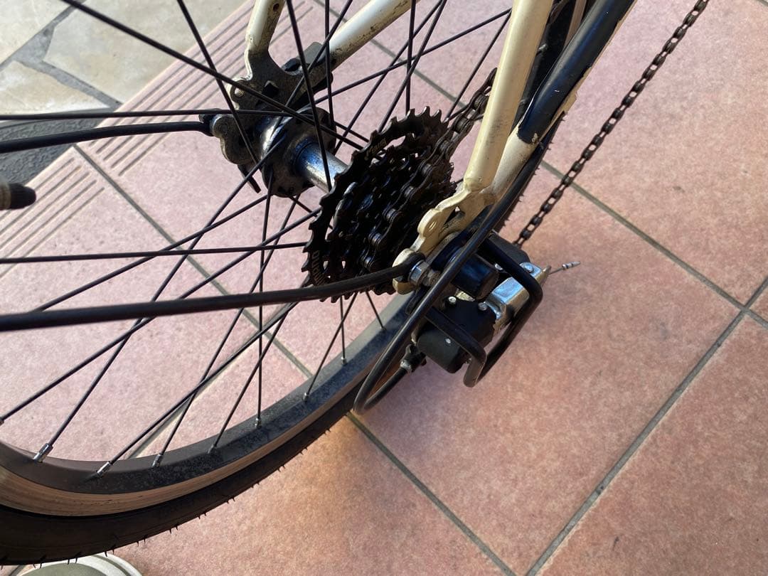 ミニベロ　6段変速　アイボリー　足立区引き取りのみ