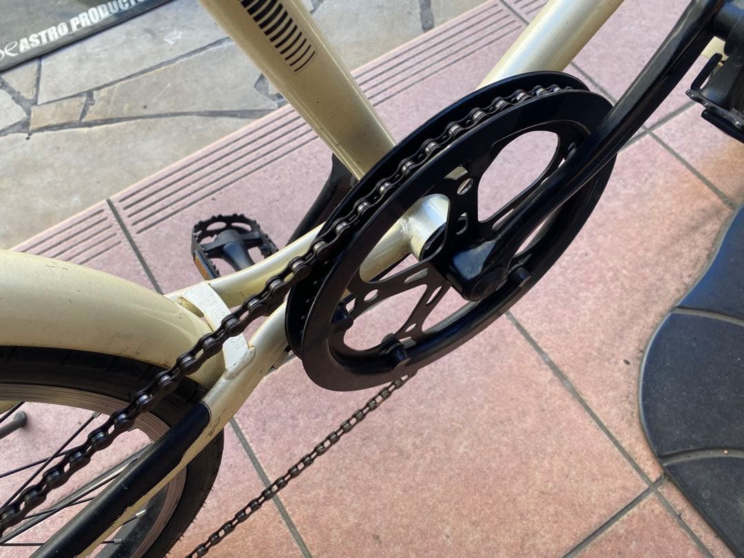 ミニベロ　6段変速　アイボリー　足立区引き取りのみ