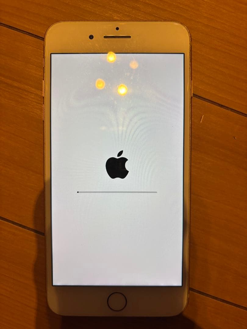 Apple iPhone 8 Plus ゴールド