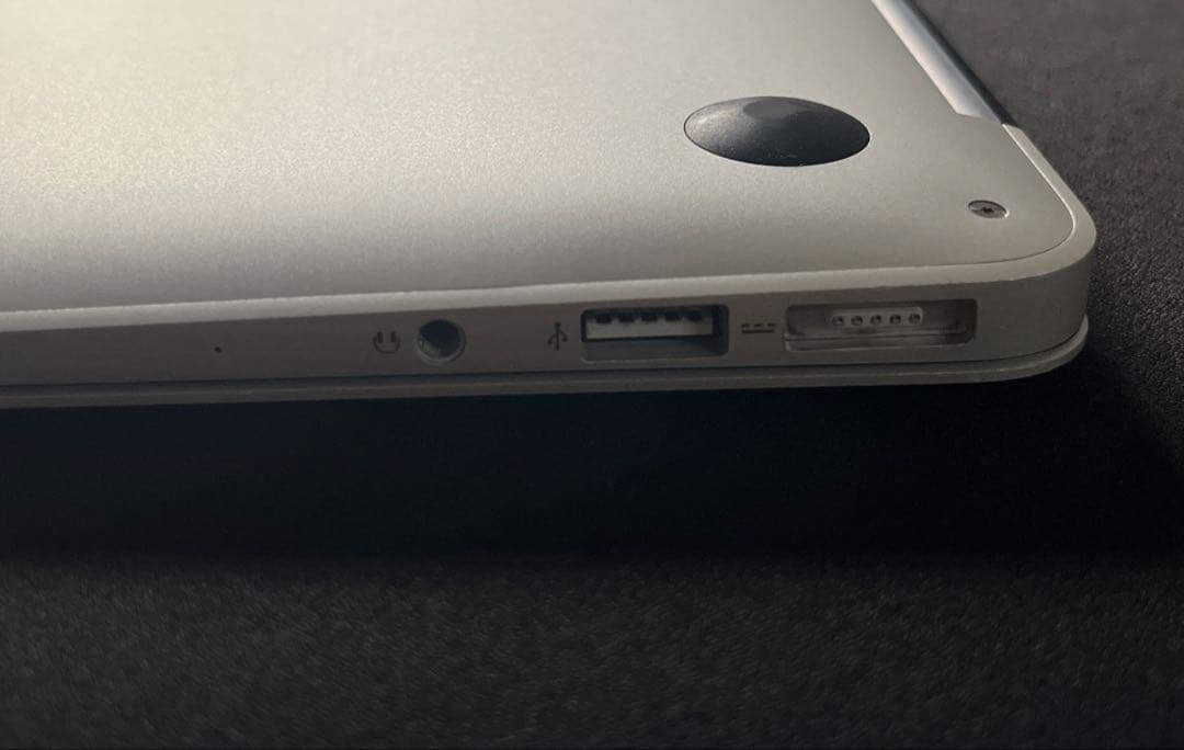 Apple MacBook Air シルバー 13インチ　保護ケース付き