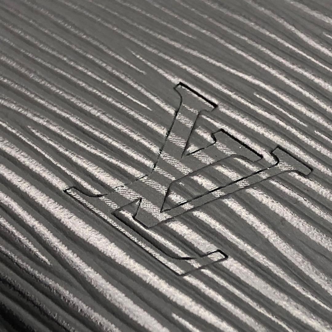 未使用✨ルイヴィトン ジッピー・ウォレット エピ ラウンドファスナー 長財布