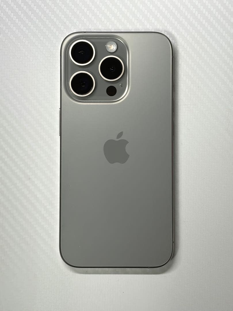 iPhone 15 Pro 本体