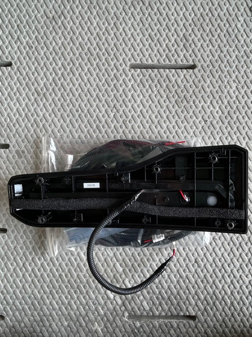 ランクル250 シグネチャーイルミブレード モデリスタ