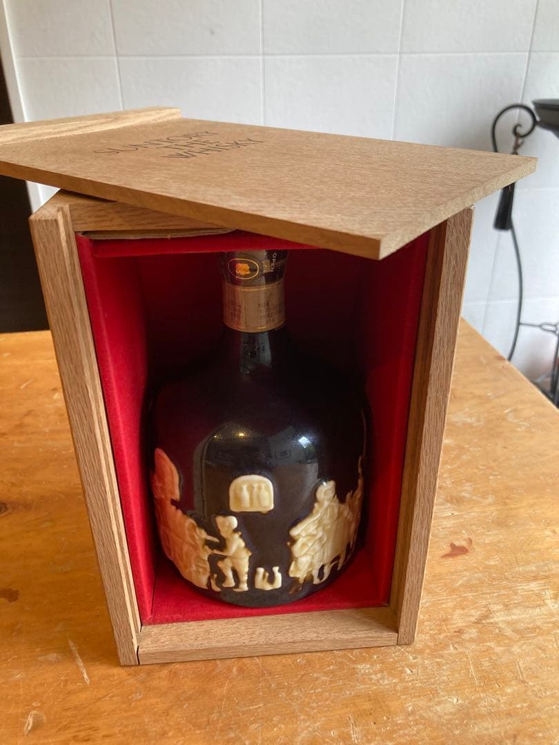 SuntoryTHE WHISKY 陶器ボトル箱付きアンティークコレクション用
