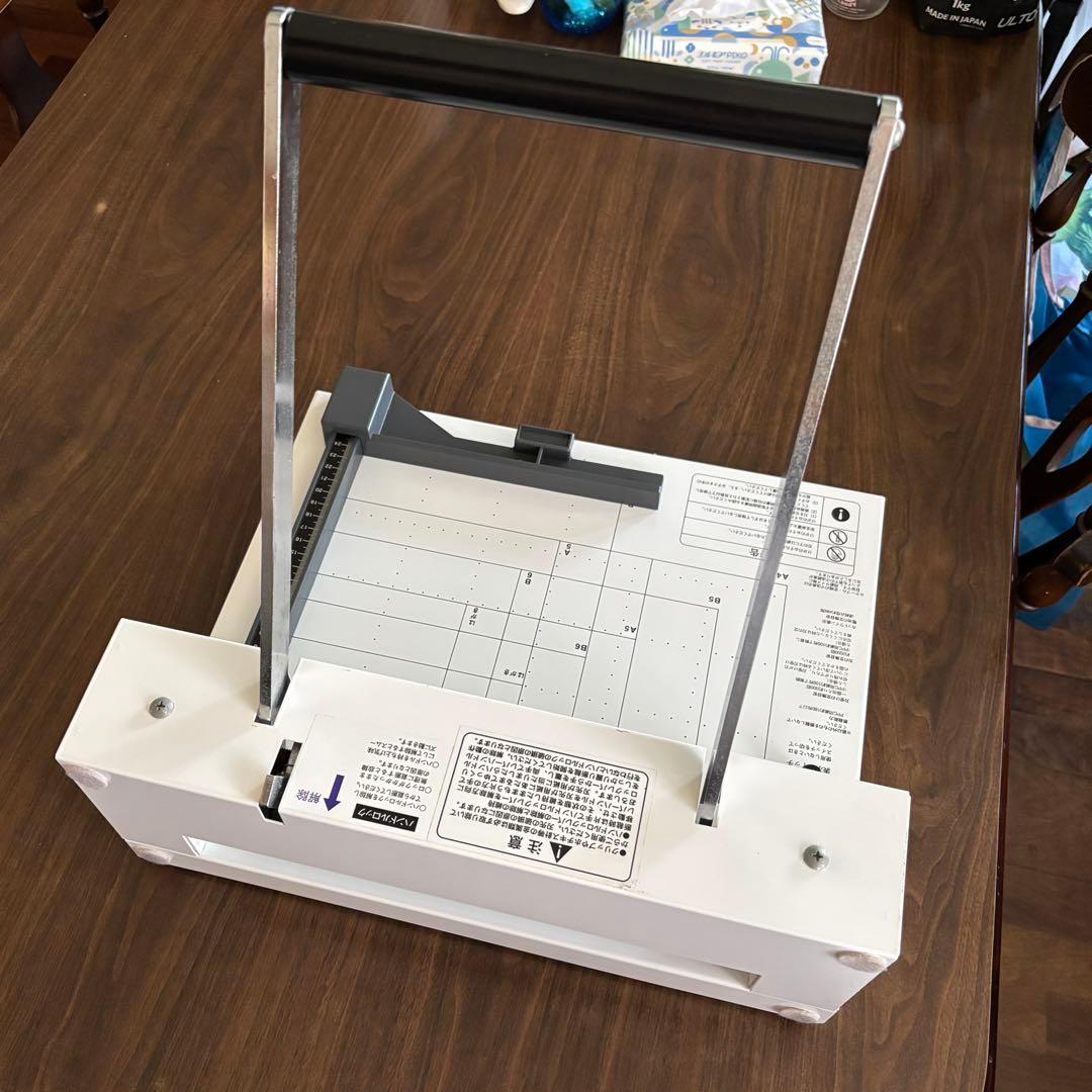ホワイト裁断機 自炊裁断機 大型 裁断機（ペーパーカッター）　中古品