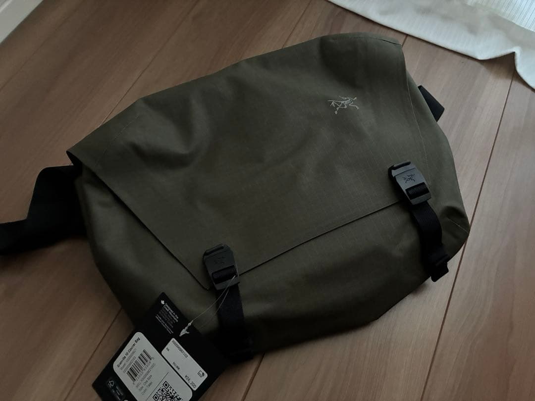 アークテリクス　グランヴィル10クーリエバッグ　TATSU