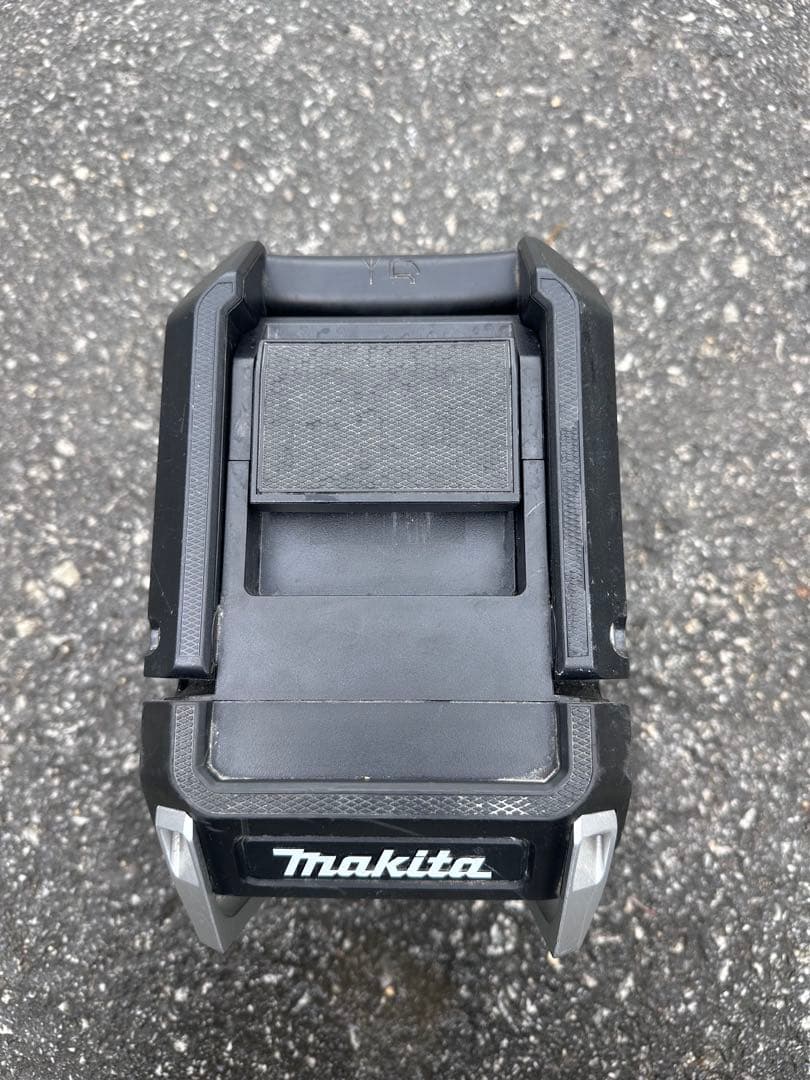 ジャンクMakita MR113 Bluetoothラジオ