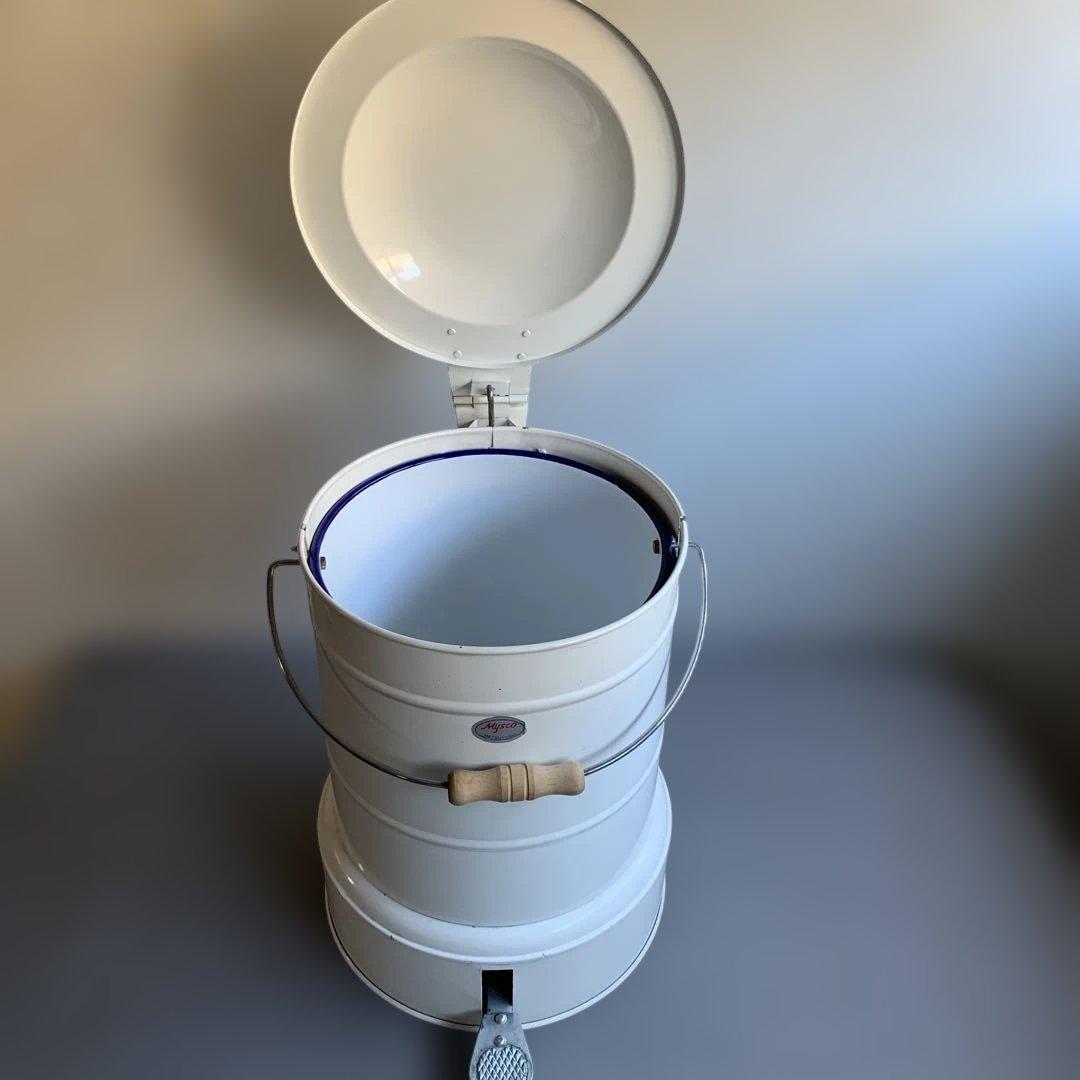 【未使用】【レトロ】マツヨシ　足踏汚物投入器　ペダル式　ゴミ箱　汚物缶