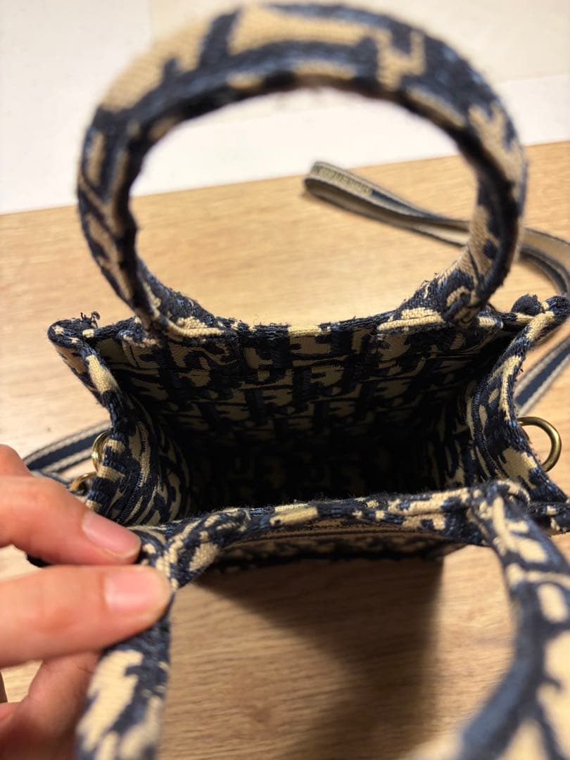 ディオール　スマホバッグ　used