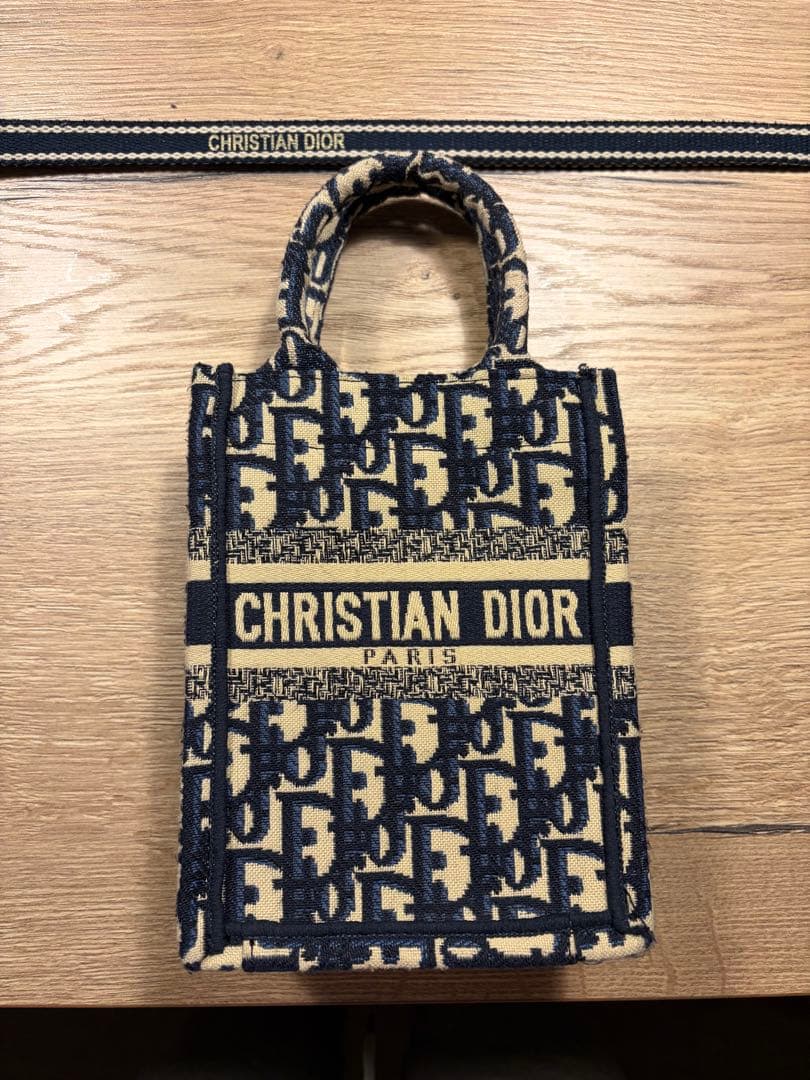 ディオール　スマホバッグ　used