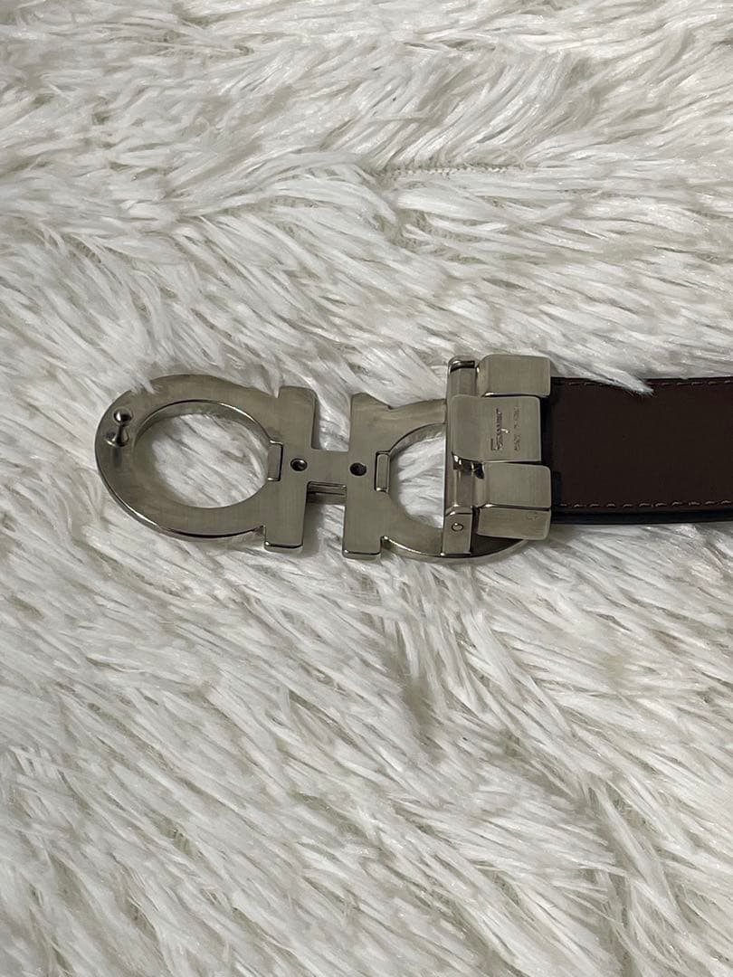 サルヴァトーレフェラガモ ガンチーニ レザーベルト 黒 シルバー金具　イタリア製