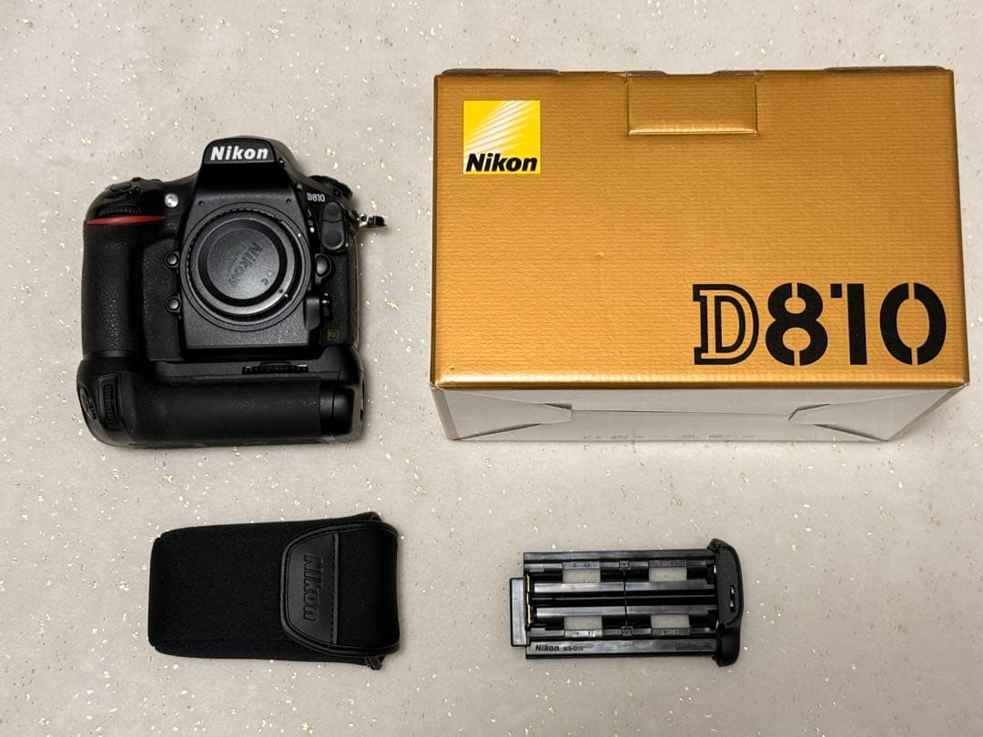 Nikon ニコン Ｄ８１０　純正バッテリーグリップ付き　シャッター数30112