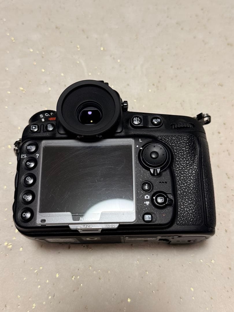 Nikon ニコン Ｄ８１０　純正バッテリーグリップ付き　シャッター数30112