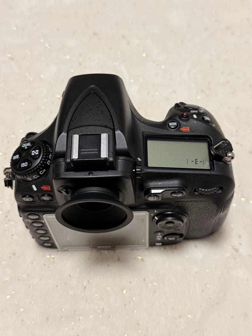 Nikon ニコン Ｄ８１０　純正バッテリーグリップ付き　シャッター数30112