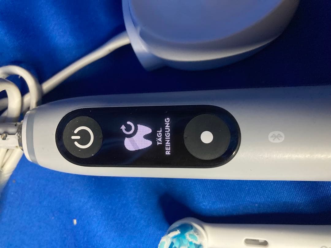 Oral-B 電動歯ブラシ本体 充電スタンド付き io 6 type3753