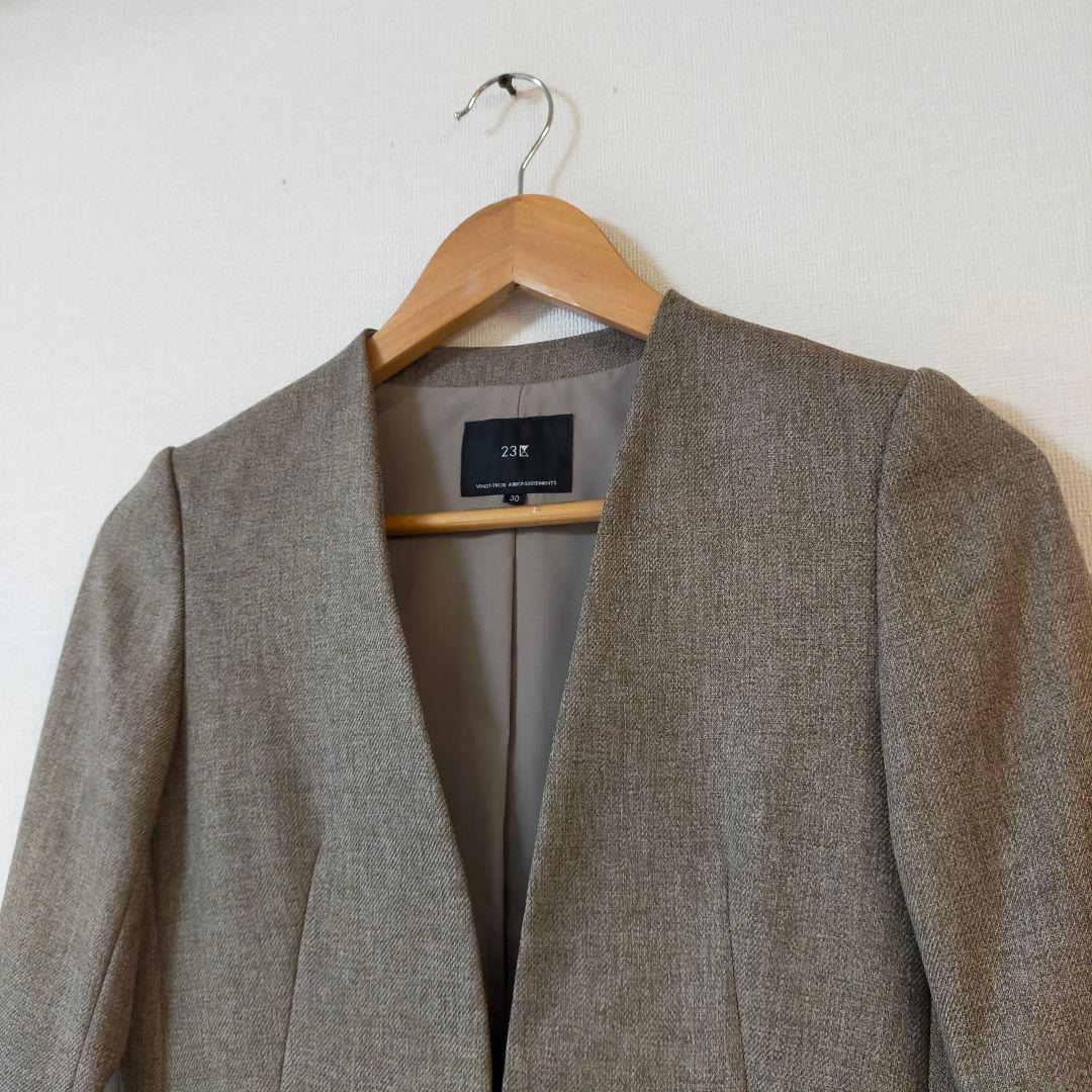 美品　23区　小さいサイズ30　ウォッシャブル　ノーカラーパンツスーツ