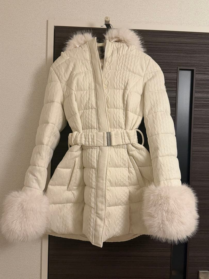 ミシェルマカロン　ケーブル柄ベルトダウンコート　Fサイズ　アイボリー