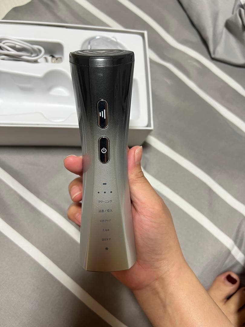 美顔器 USB充電 シルバー 三角形ヘッド