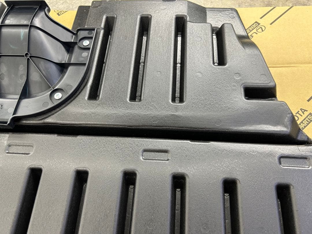 ノア　エスクァイア　ヴォクシー / 80系 / ラゲッジボード