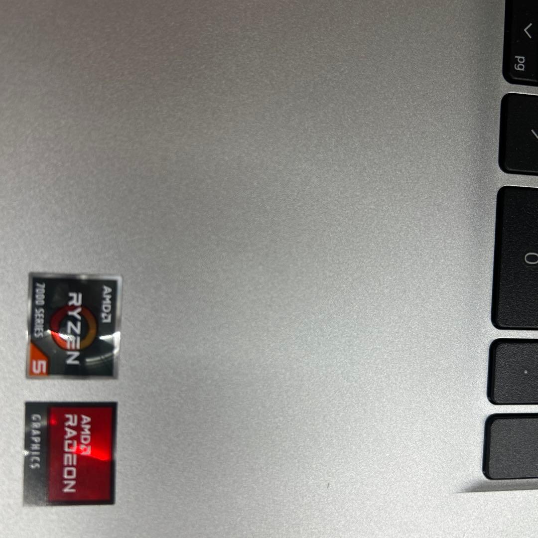 Windowsノート本体 Dell Inspiration 15