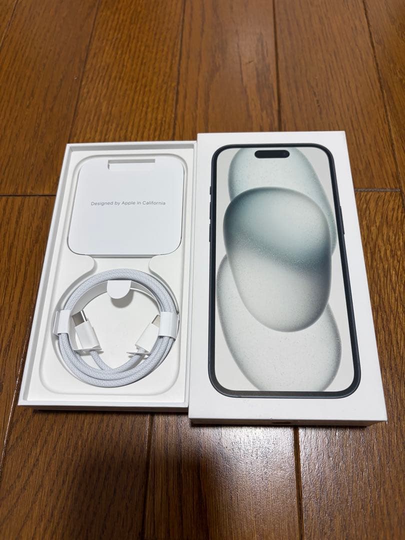 Apple iPhone 15 ブラック 本体 充電ケーブル付